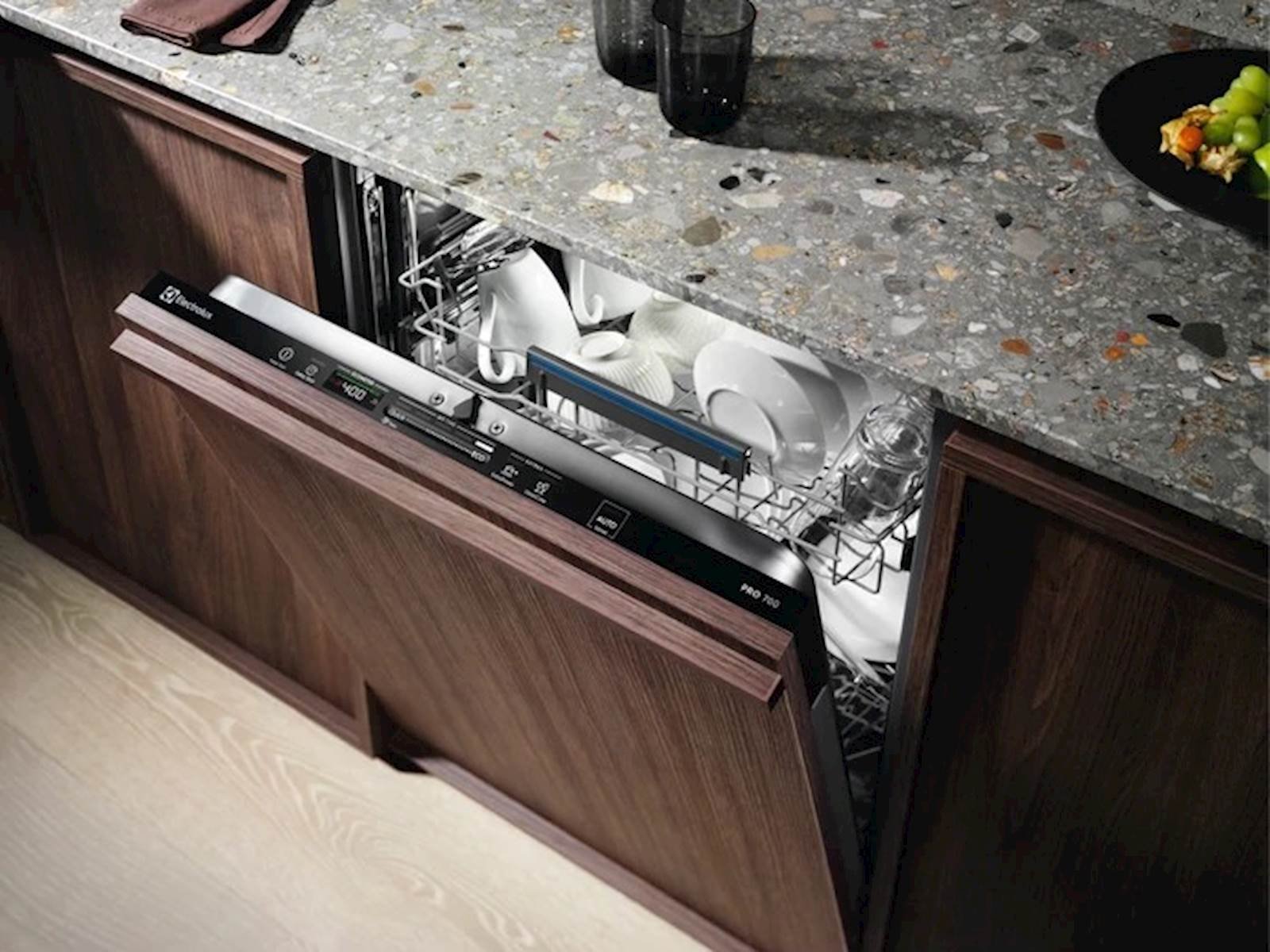 Ugradbena mašina za suđe Electrolux EES47310L - Slika 4